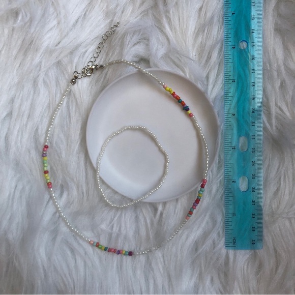 Cute and colorful beaded necklace and bracelet - Picture 3 of 3